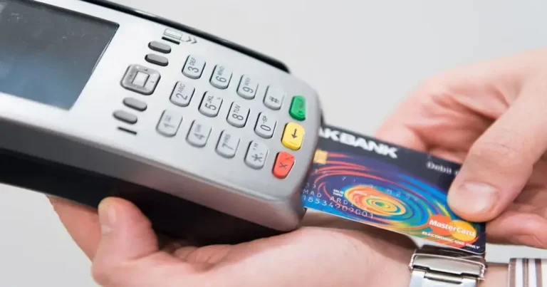 Descubra como usar o Cartão de Crédito a seu favor, controlando gastos e evitando juros